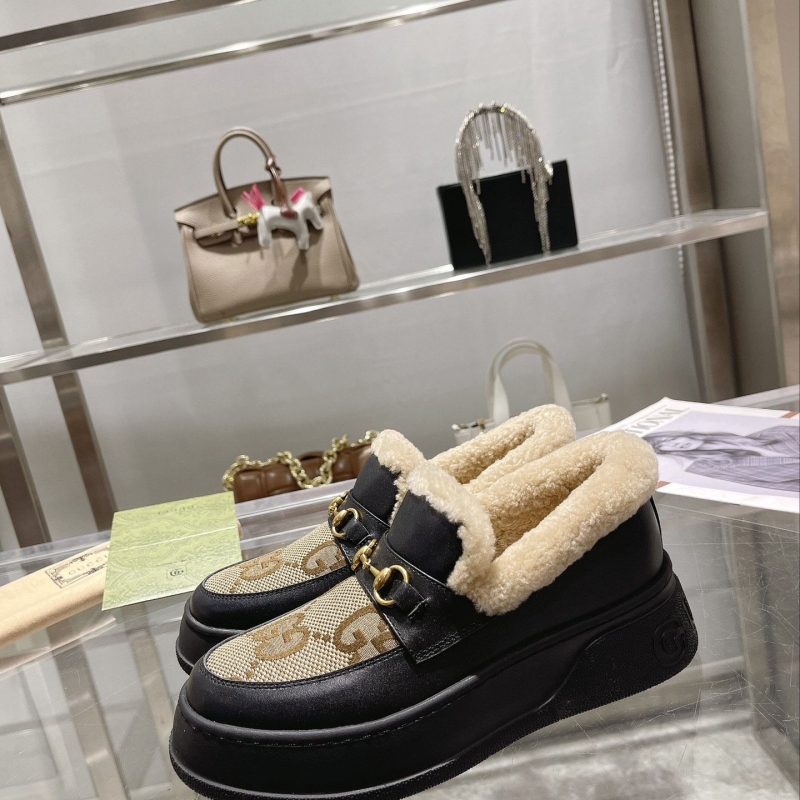 G*u*i casual shoes